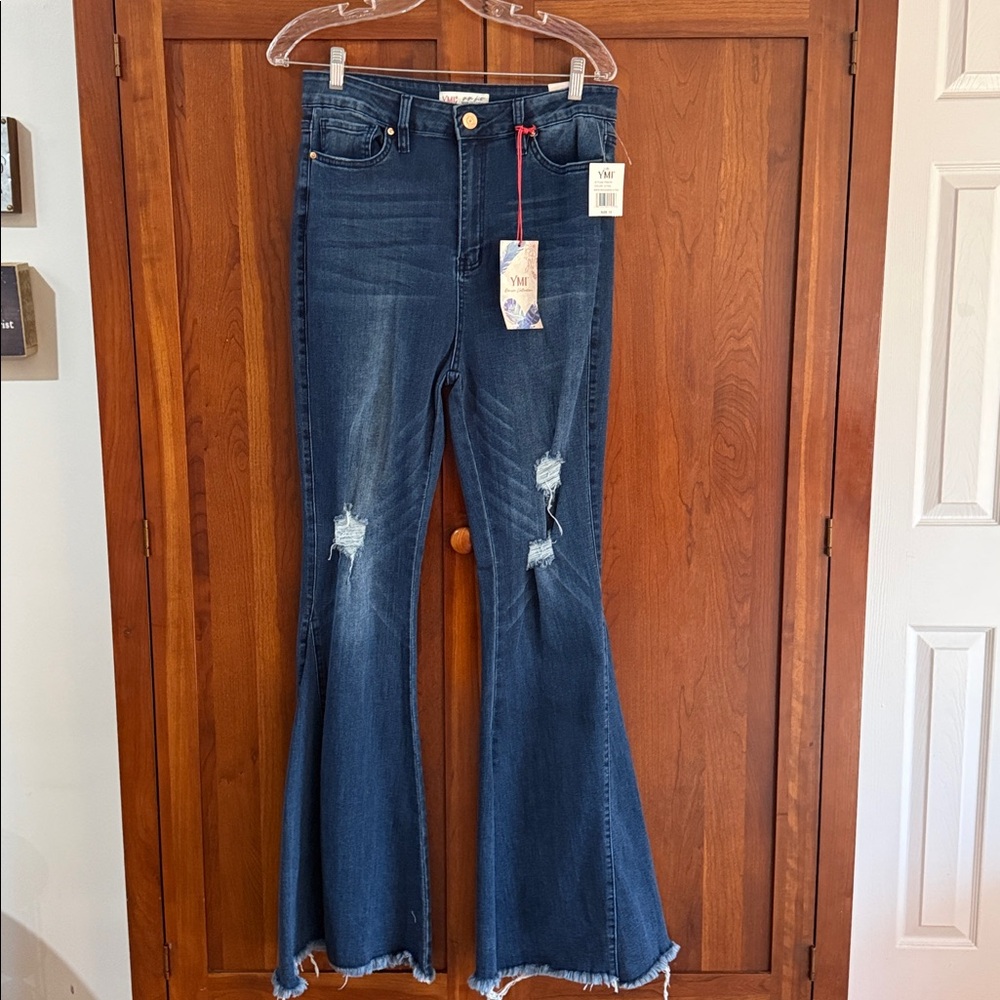 High Waist Gigi Fit Flare Distressed Jeans
